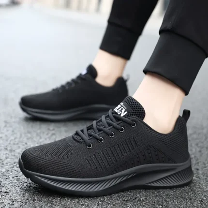 Men's Lace-up Sports Shoes - Black